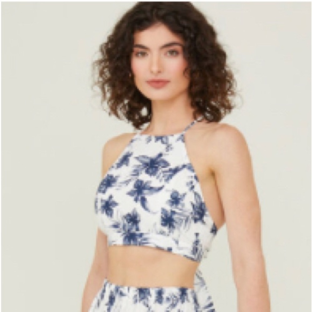 Altar’d State Floral top size: M blue and white